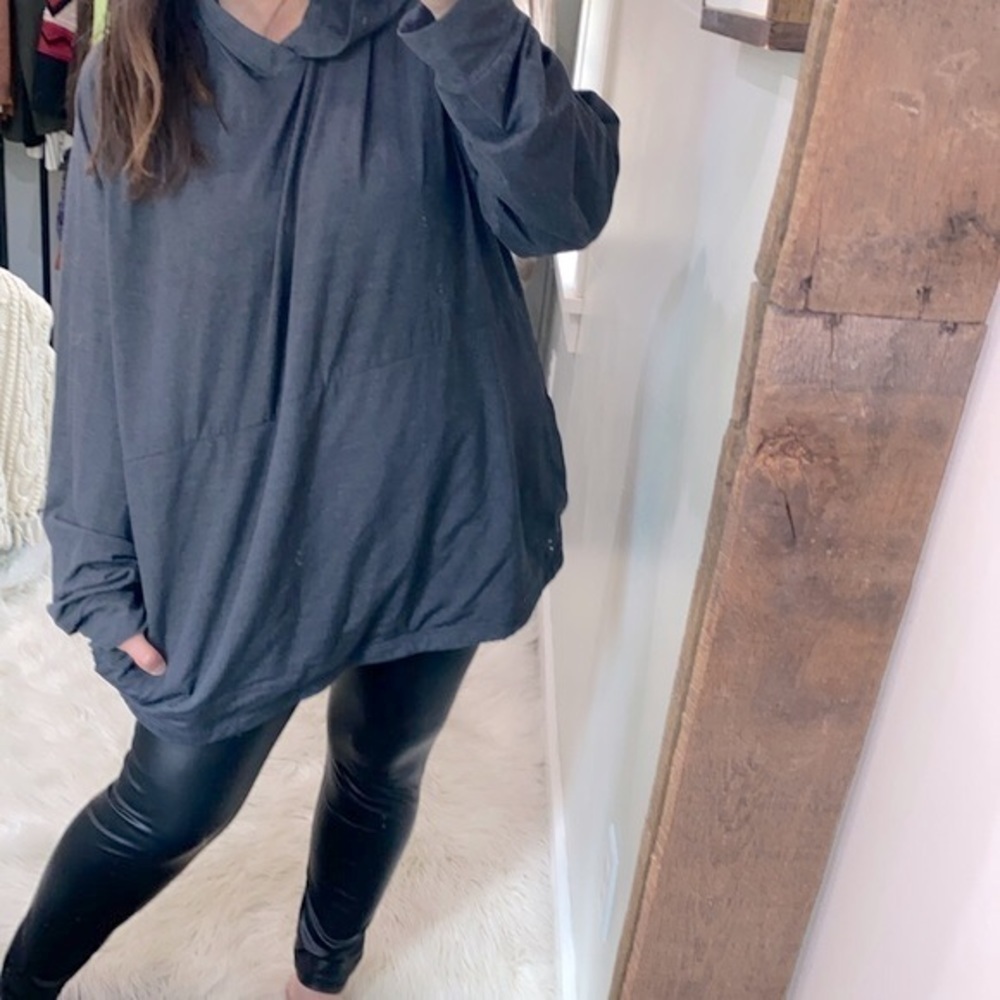 Xersion grey hooded quick Dri athletic long sleeve top size XXlarge